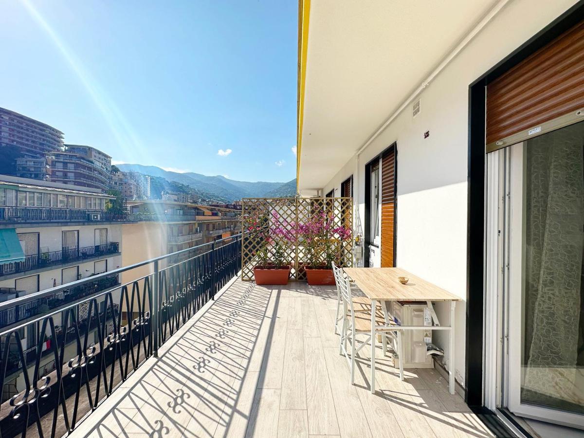 Apartamento Wh - Un Posto Al Sole - Attico Monolocale Con Parcheggio Gratuito - 5 Minuti Dal Centro - Wifi San Remo Exterior foto