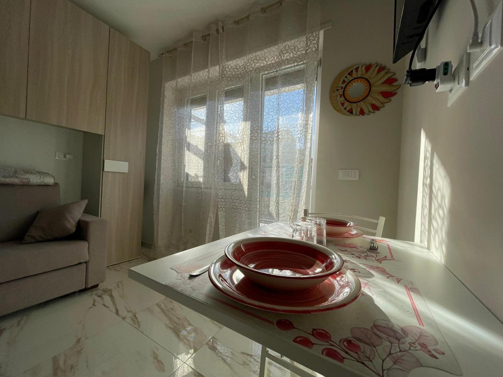 Apartamento Wh - Un Posto Al Sole - Attico Monolocale Con Parcheggio Gratuito - 5 Minuti Dal Centro - Wifi San Remo Exterior foto